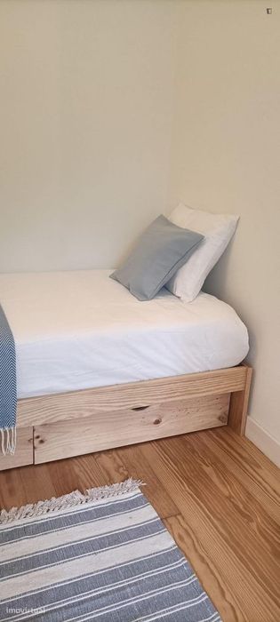 Quarto - localizado em Paranhos Porto