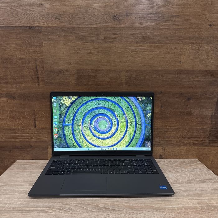 Ноутбук dell latitude 3550 i3-1315U / 8 ОЗУ DDR5 / 256 SSD
