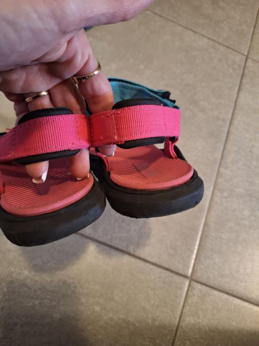 Sandały  2 pary dla dziewczynki  r.35