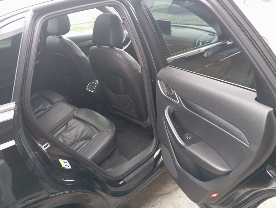 Продам AUDI Q3 quattro