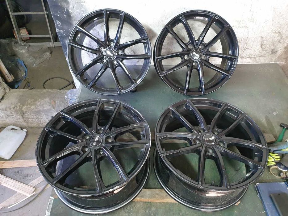 Felgi aluminiowe Brock R18 5x112 8,0JX18H2 ET 50 centr 57,1mm Audi VW Seat Skoda