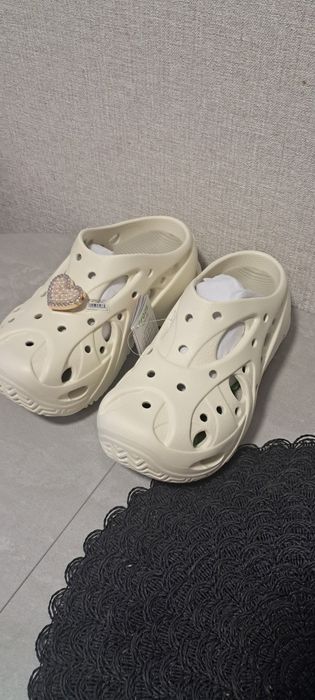 Нові Crocs Клоги,розмір 8us +прикраса!