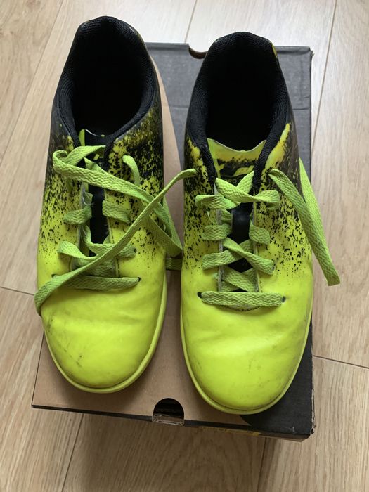 Бутси футбольні