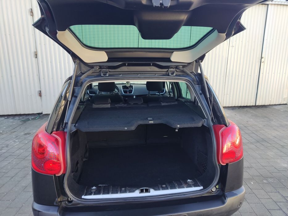 Peugeot 207sw  2011 рік 1,6 бензин