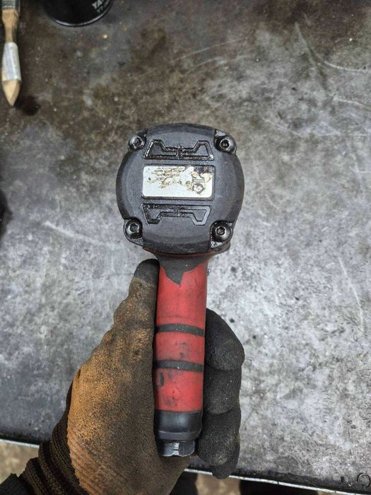 Пневматичний гайковерт 1700 Нм YATO YT-09544 пневмопістолет