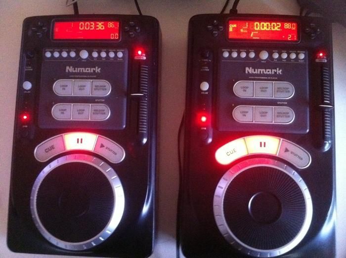 numark axis 9 + mesa DM3002x + case resistente64297831972227121