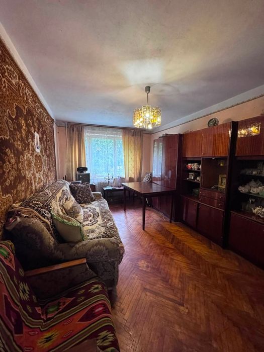 Продаж 2-кімнатної квартири в центральній частині Івано-Франківська