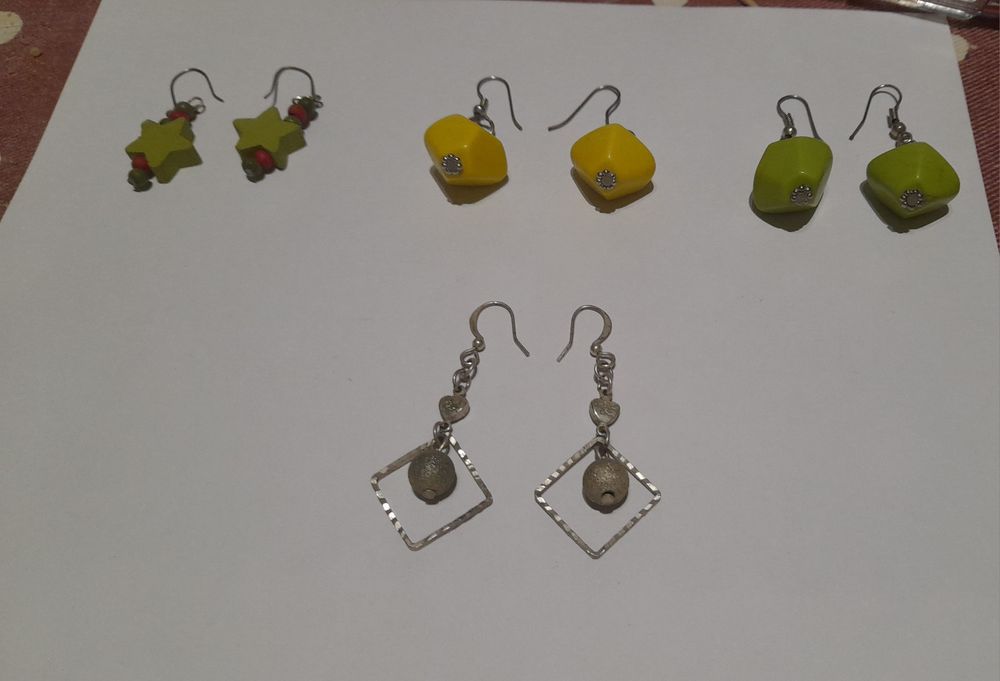 Brincos pendentes, ajustáveis e de mola da Parfois e Six