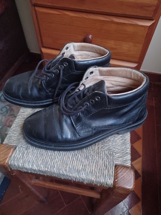 Botas e sapatos de homem tam 39