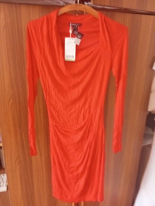 Чудова сукня Mango червоного кольору