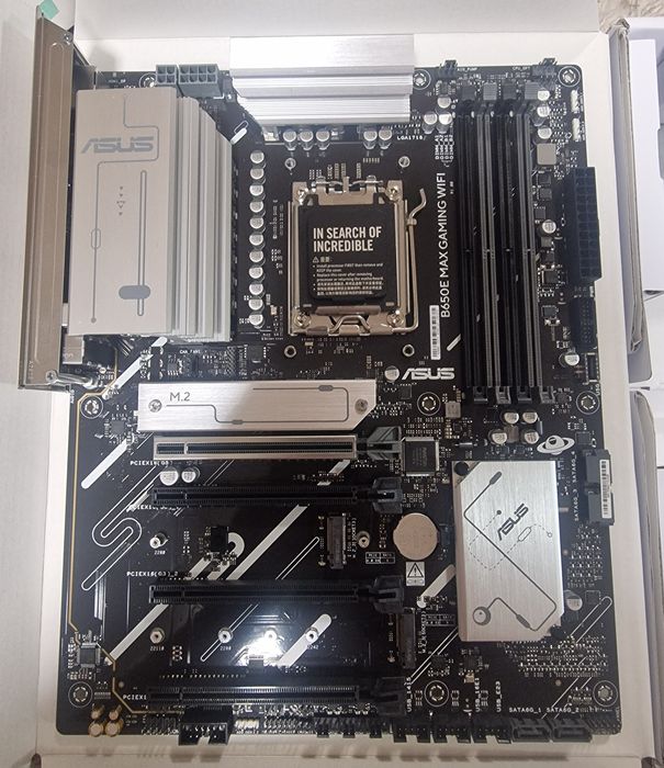 Материнська плата Asus B650E Max Gaming WiFi AM5 DDR5 Ryzen