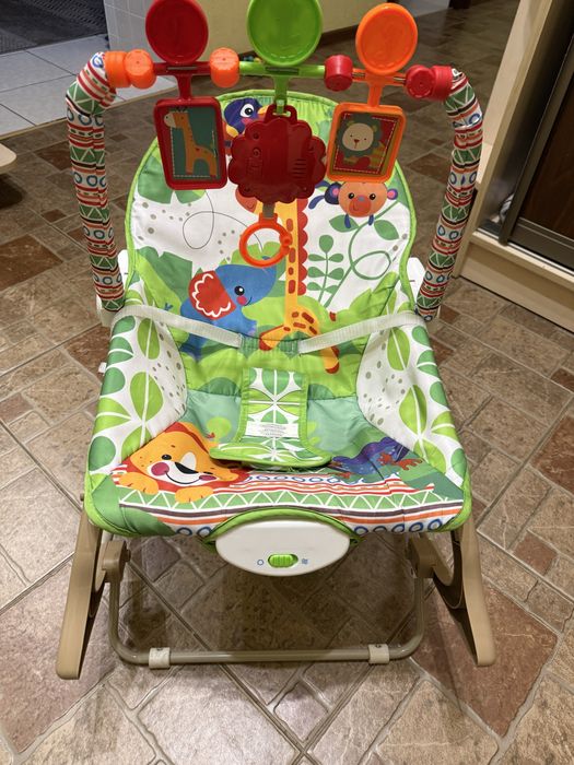 Дуже зручний дитячий шезлонг-качеля