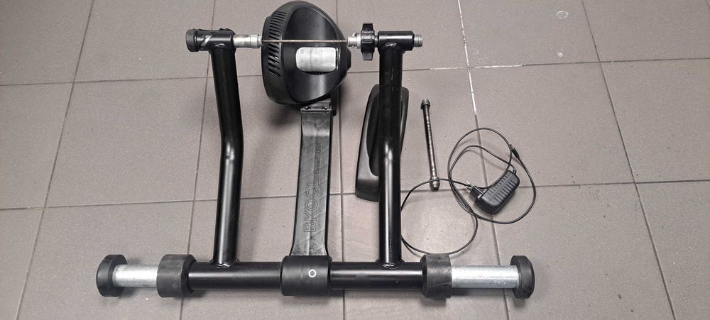 Trenażer interaktywny Bkool PRO