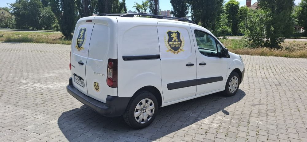 продам пежо партнер 1.6 диз Автомат