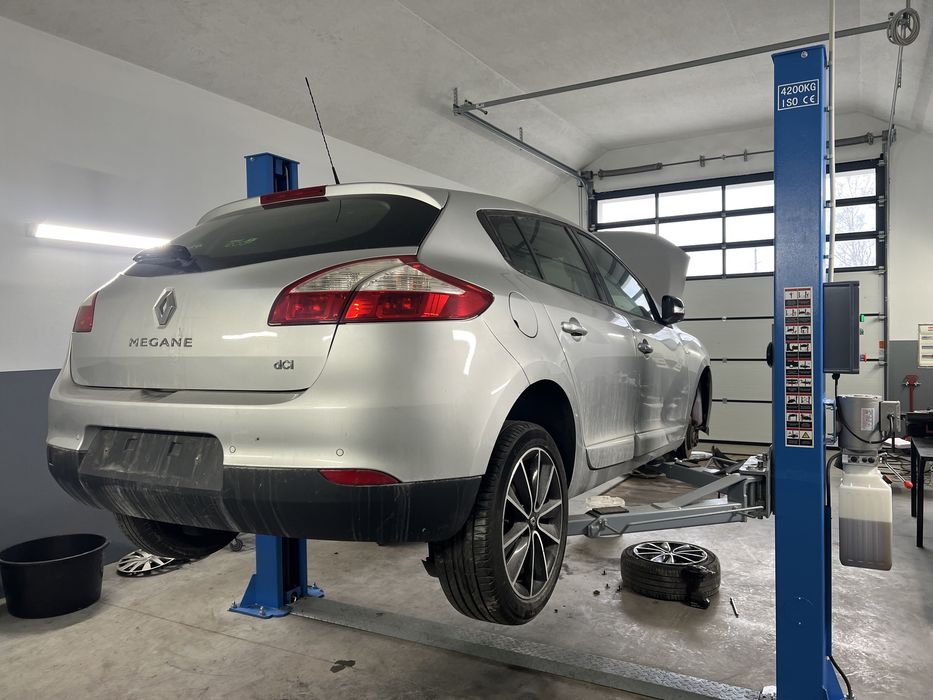 Разборка Renault Megane-3 Двери капот бампер фара двигатель