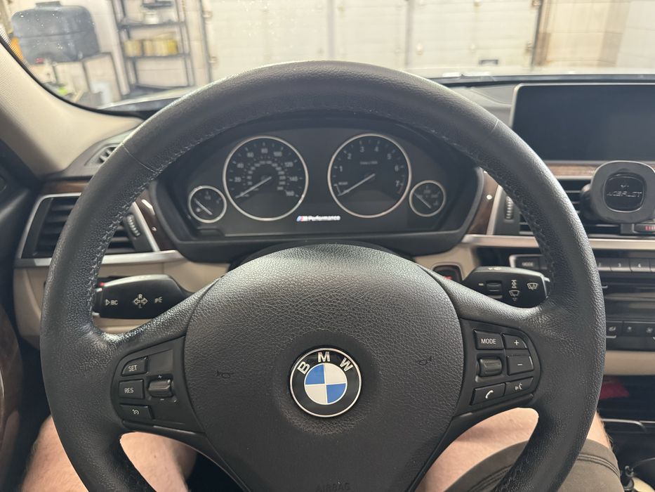 BMW 320i xdrave 2016