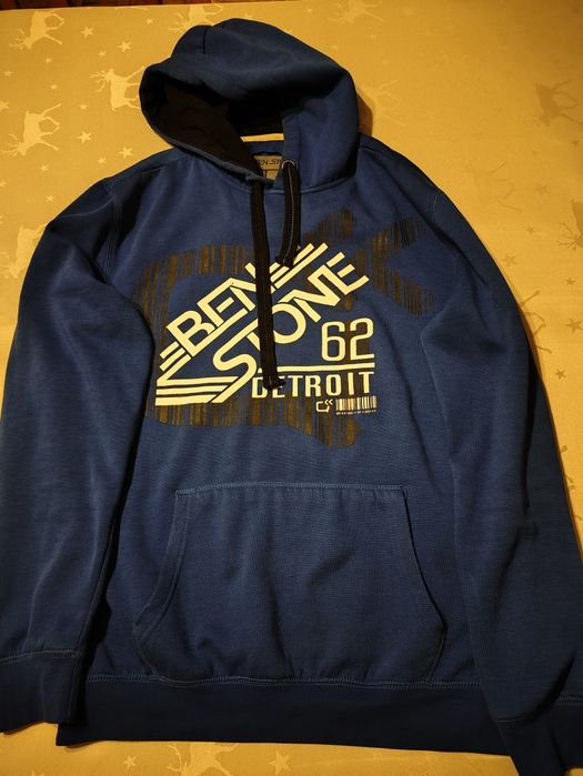 Sprzedam bluzę męska z kapturem rozmiar M