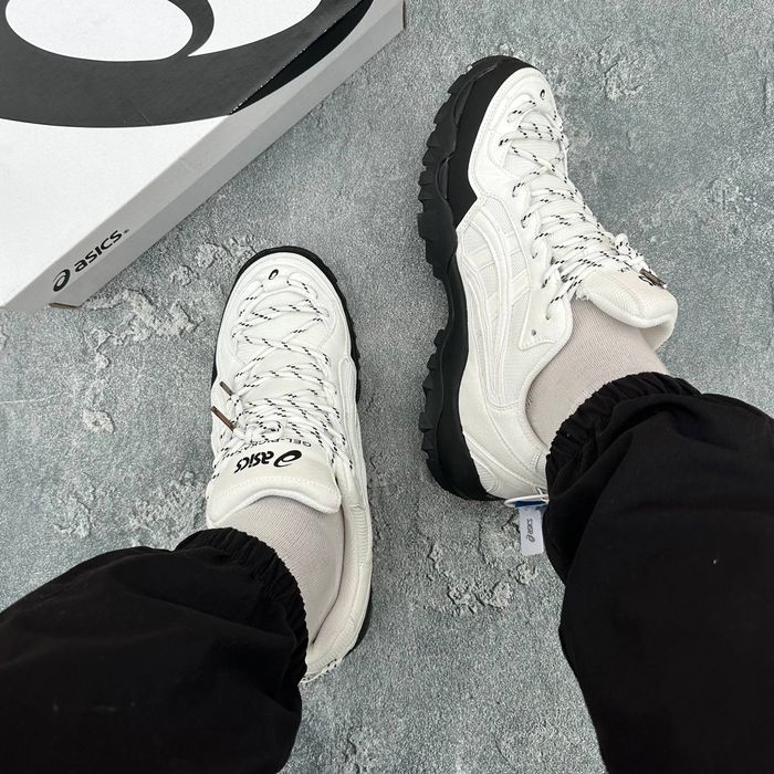 ASICS Gel-Pickax white