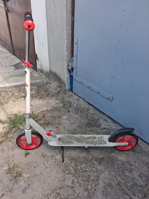 Hulajnoga dziewczęca.
