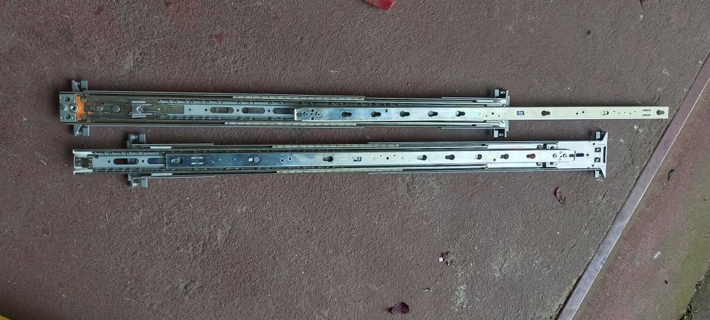 Serwer HP ProLiant ML350 + Ultrium 448 , Xeon, 6xHDD SAS, szyny RACK