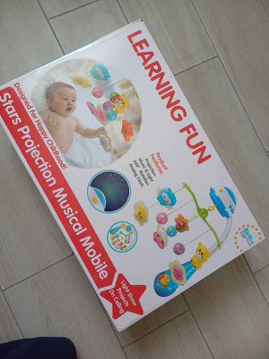Дитячий музичний мобіль