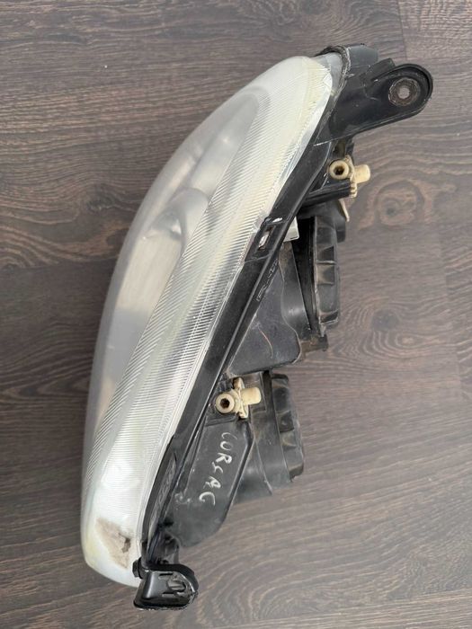 Opel Corsa C prawy przedni reflektor lampa