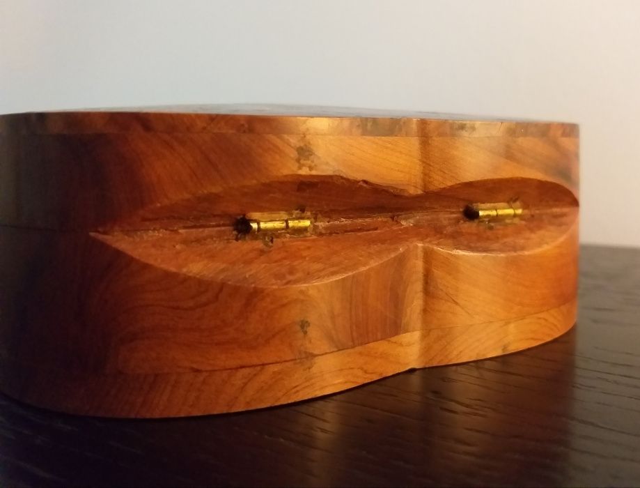 Guarda-jóias em madeira exótica