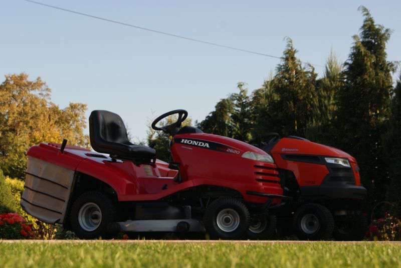 Kosiarka traktorek HONDA 2620+zamiatarka / odśnieżarka !! TRAK-TOM