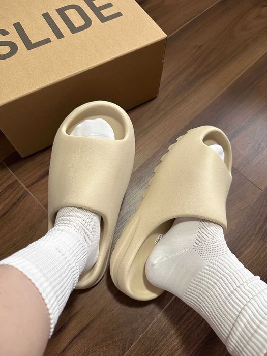 adidas_Yeezy_Slide_Bone  R. 40,5