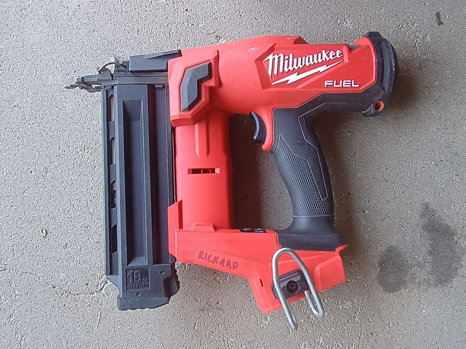 Gwoździarka sztyfciarka Milwaukee M 18 FN18GS