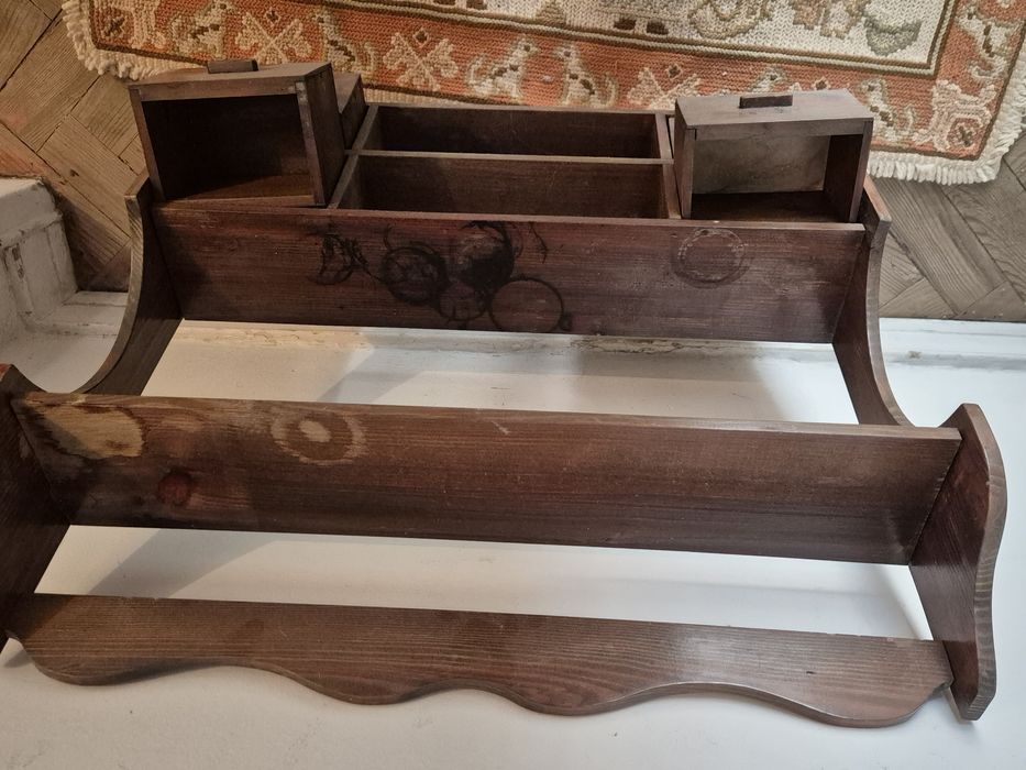 Escaparate antigo com gavetas