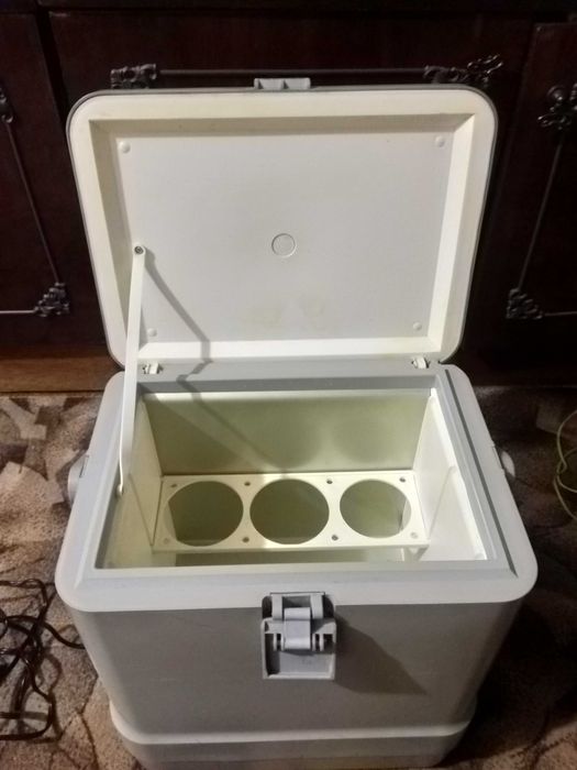 Холодильник переносной автомобильный ХОЛОДОК