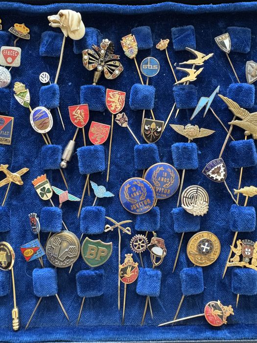 Alfinetes pins varios