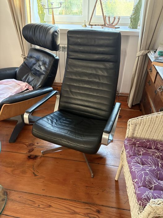 Fotele skórzane Vitesse z podnóżkiem duńskiej firmy Bolia, vintage design, mid century