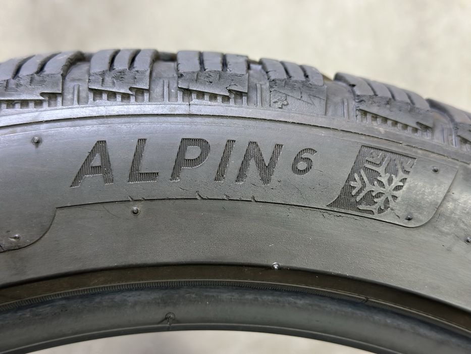 Зимові шини Michelin Alpin6 225/45 R17 94V XL