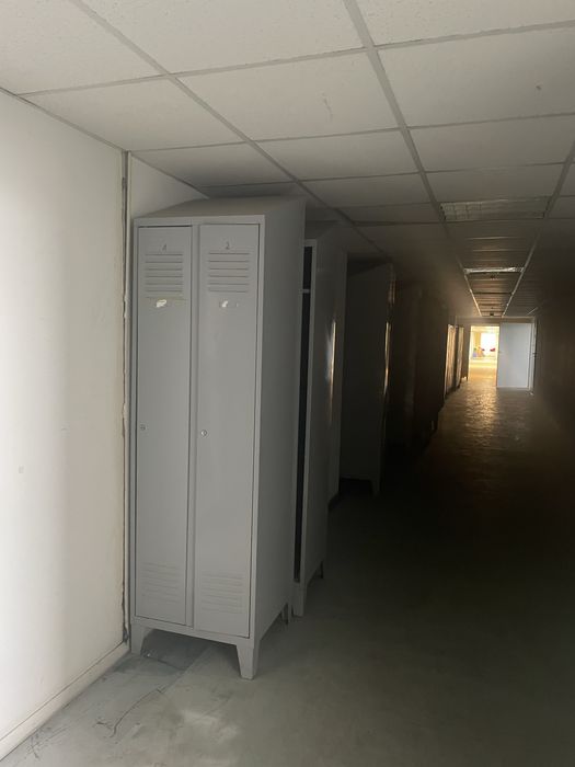 Metalowe szafki bhp dla pracownikow