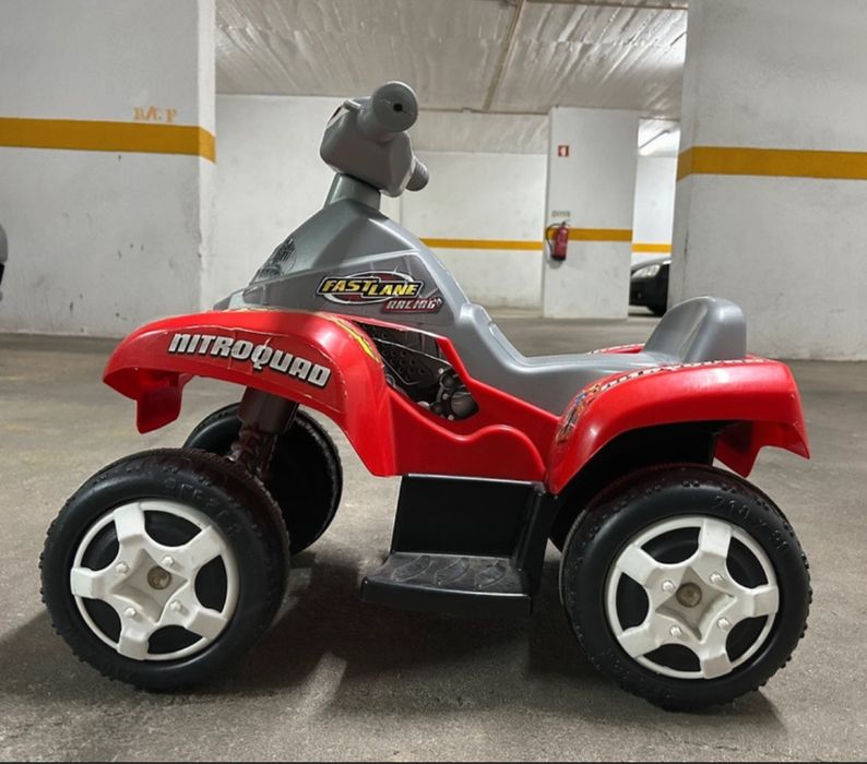 Moto 4 para criança