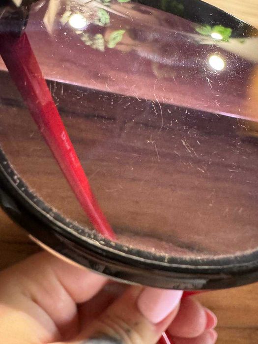 сонцезахисні окуляри чорно-червоні