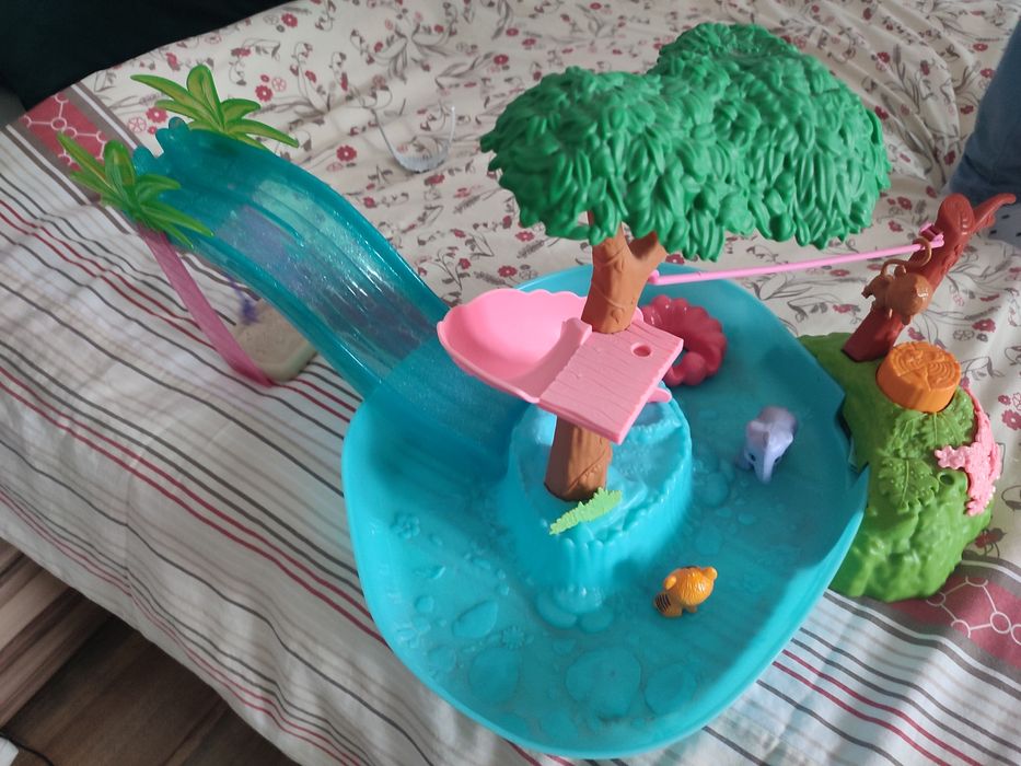 Zabawa dla dzieci zjeżdżalnia wodna