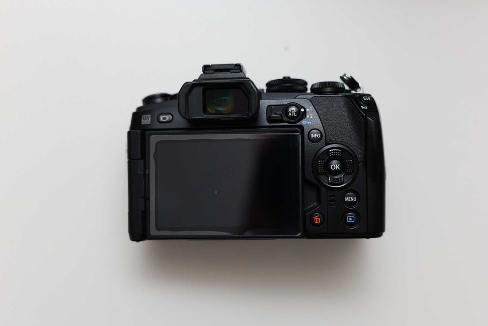 Olympus EM1 Mark II w stanie idealnym 2x  oryginalny akumulator