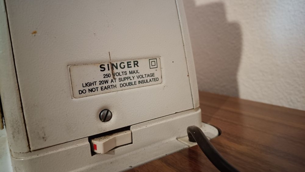 Maquina de Costura Singer