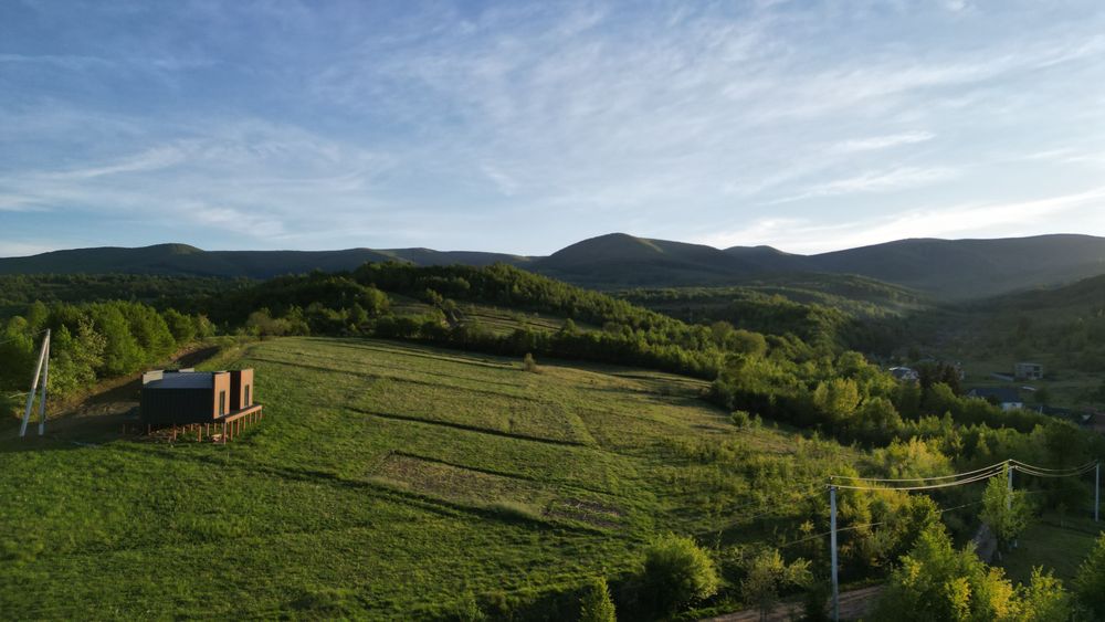 Стильний барнхаус 160 м² у курортній Поляна: 2 поверхи, панорамні краєвиди, теплий дім, поруч уся інфраструктура