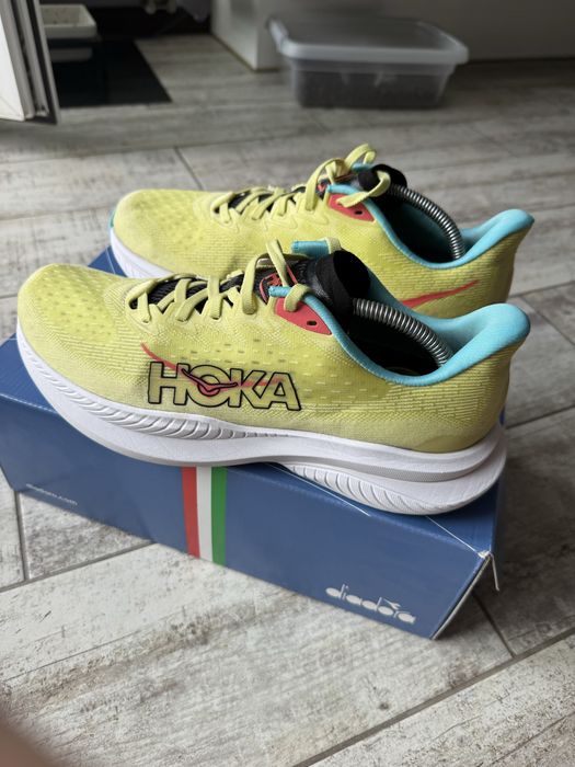 Hoka Mach 6 r. 44 Yuzu yellow