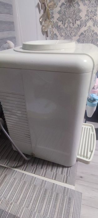 Кулер для води настільний для підігріву та охолодження води
