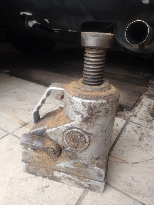 Podnośnik odsprzedam