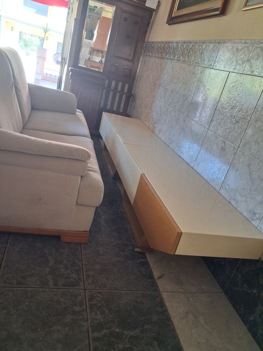 Base TV toda MDF idrofulo lacado.