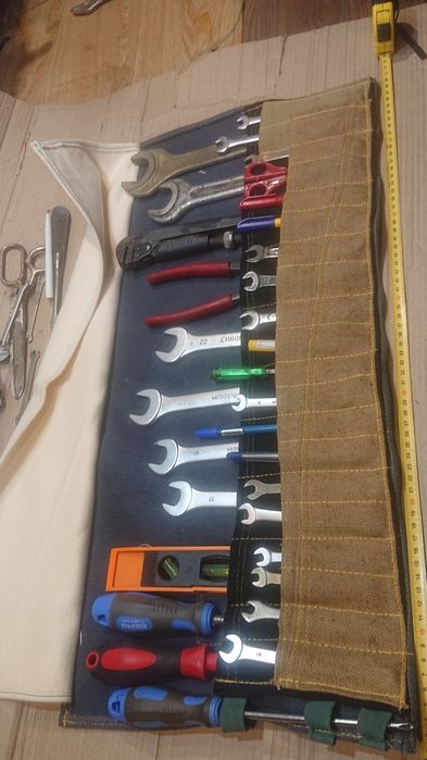 Чехол для разного инструмента. 
Ключи, отвёртки и тд. 
Очень крепкий и