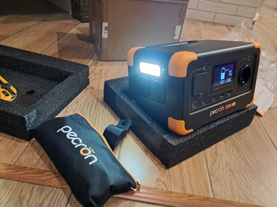 Зарядна станція Pecron E300LFP