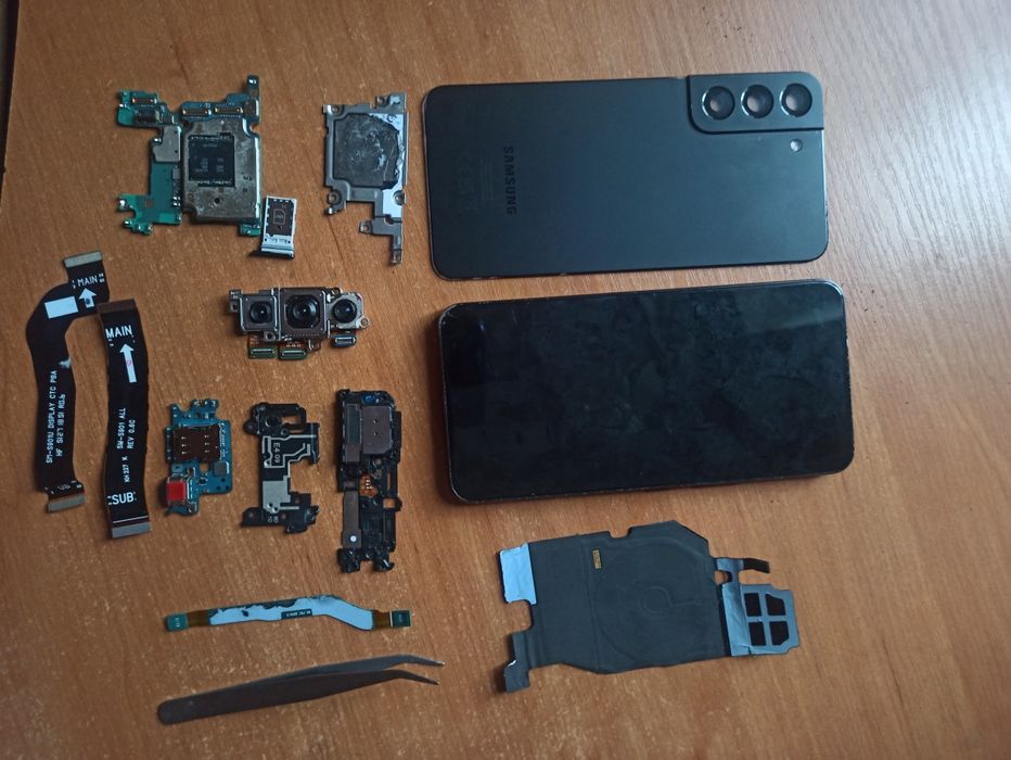 Samsung Galaxy S22(запчастини)
