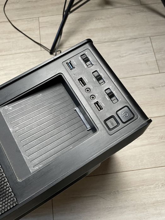 Komputer i7 4790k, do grier, internetu itp. Z monitorem dell